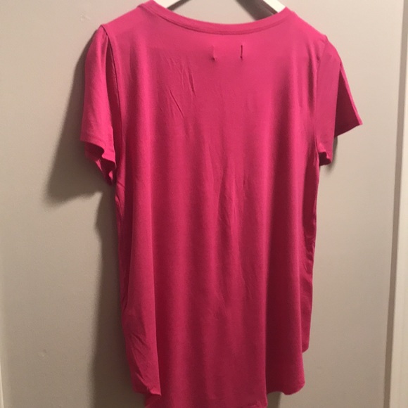 Hollister hot pink round neck pocket t-shirt. Size medium - Picture 3 of 3